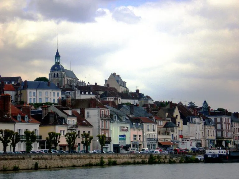 Joigny (89300)